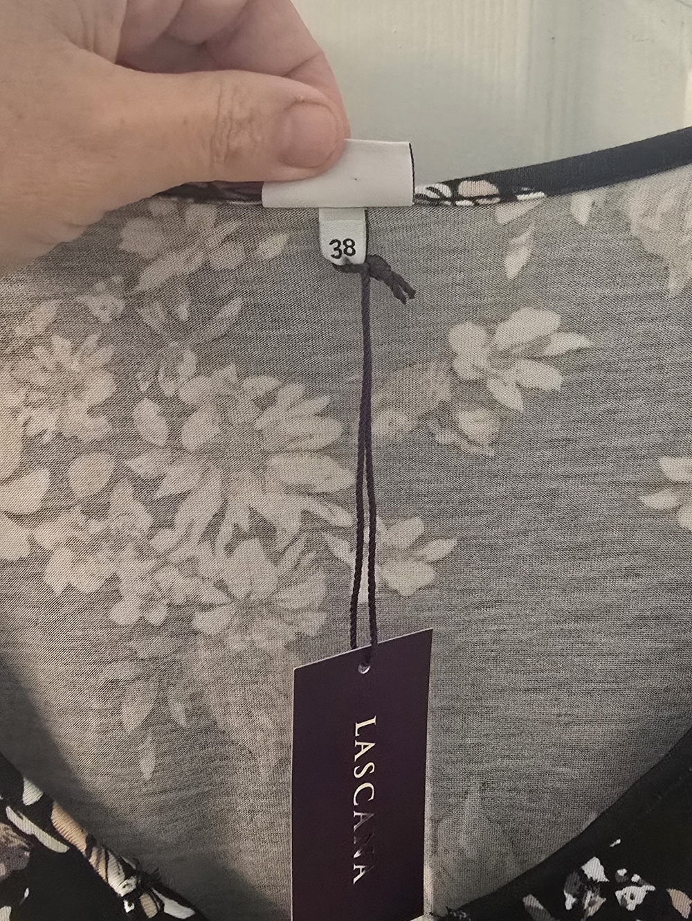 Lascana NWT Women's Black Floral V-Neck Shorts Jumper, Pockets, Size 6 (#7) - Picture 2 of 13